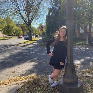 Meet your Posher, Elizabeth